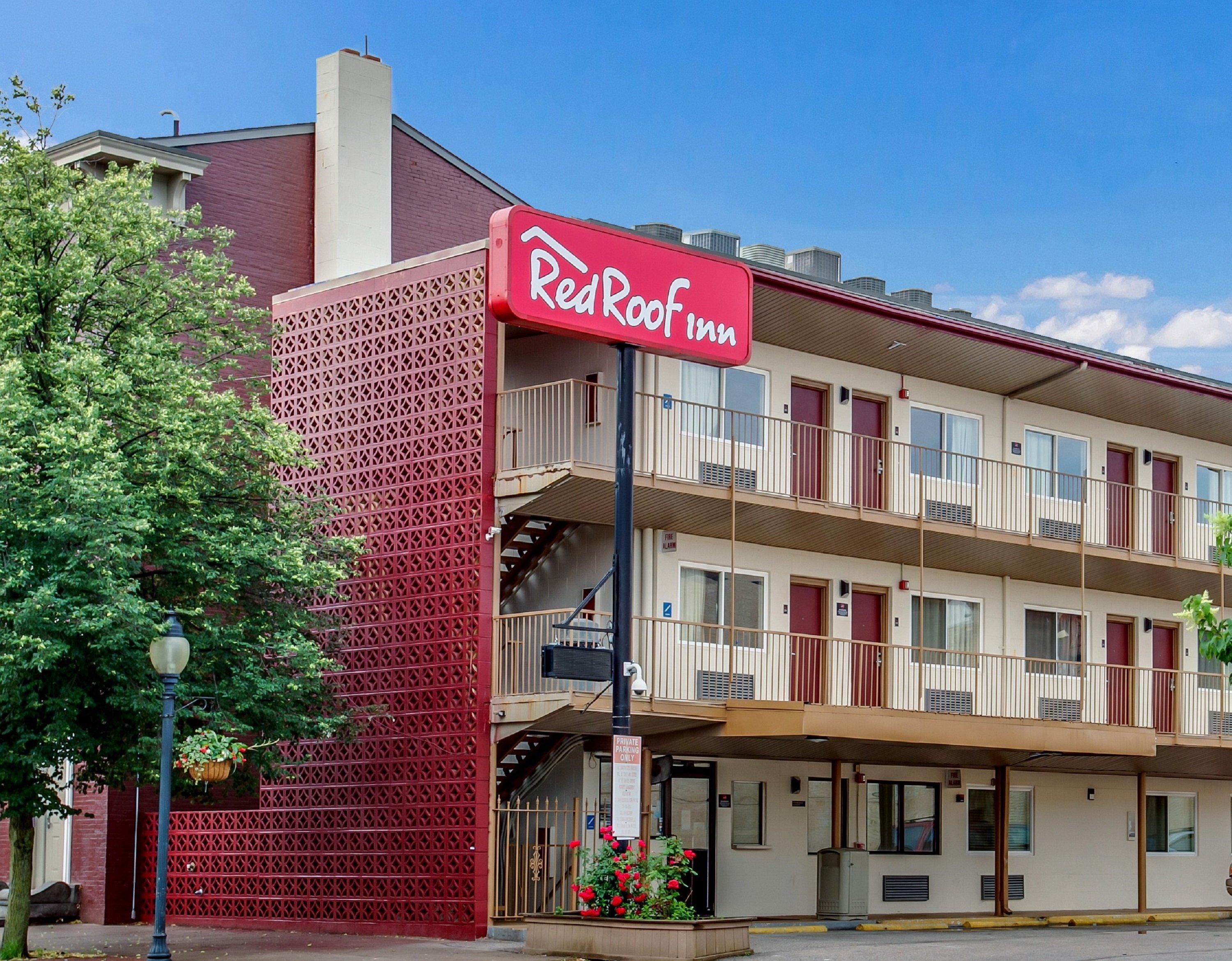Red Roof Downtown Motel 2*