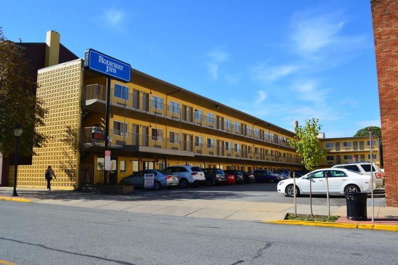 Motel Red Roof Downtown 2*